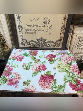 Waverly pink white hydrangea rolling meadows placemats 4 set